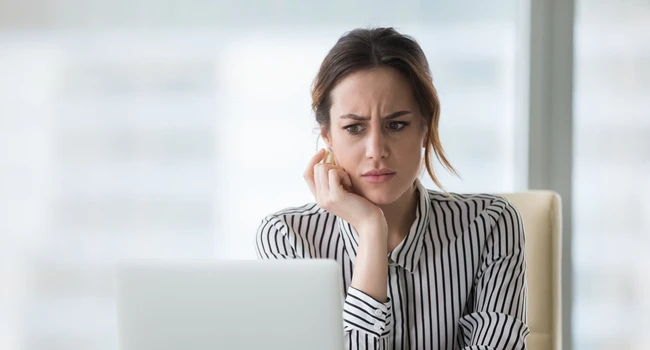 Gestire commenti negativi su contenuti aziendali su LinkedIn